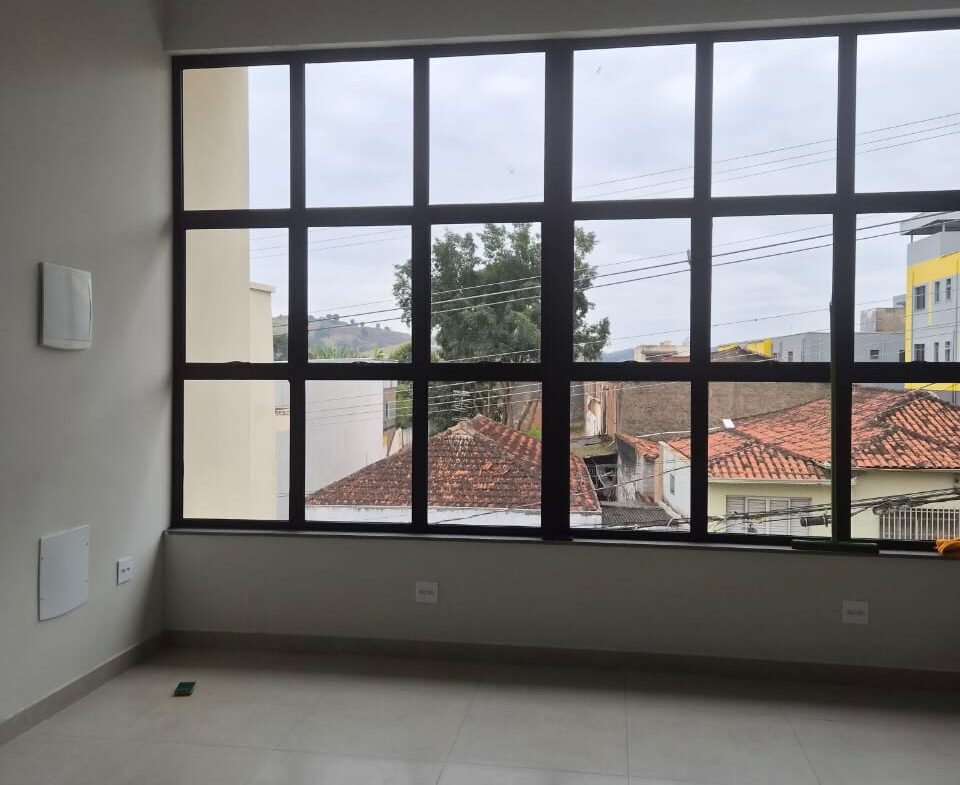 PONTO COMERCIAL NO CENTRO – 1.000 m² | AVENIDA PRINCIPAL