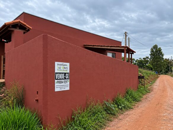 Casa arejada com 2 dormitórios à Venda em Cambuí MG