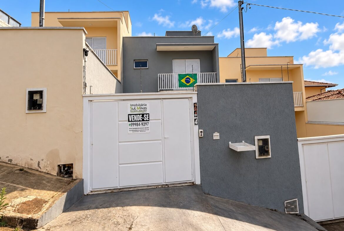 Casa com 2 suítes e Linda Vista à Venda em Cambuí MG