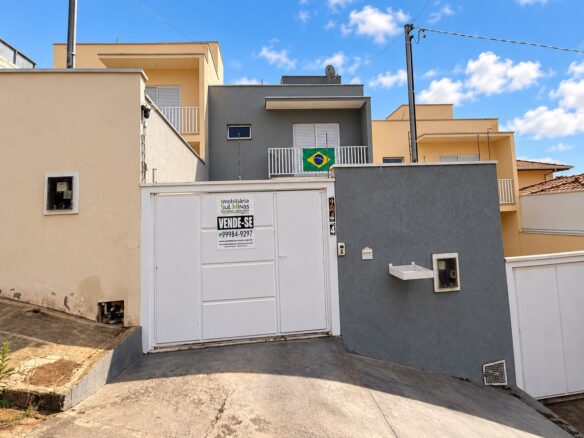 Casa com 2 suítes e Linda Vista à Venda em Cambuí MG