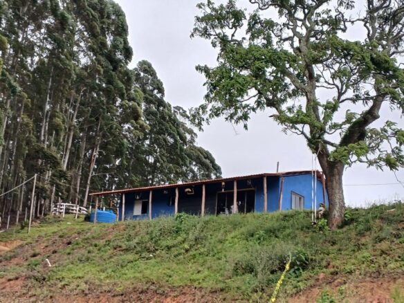 Chácara de 2700m² a 1km de São Mateus a venda em Camanducaia MG