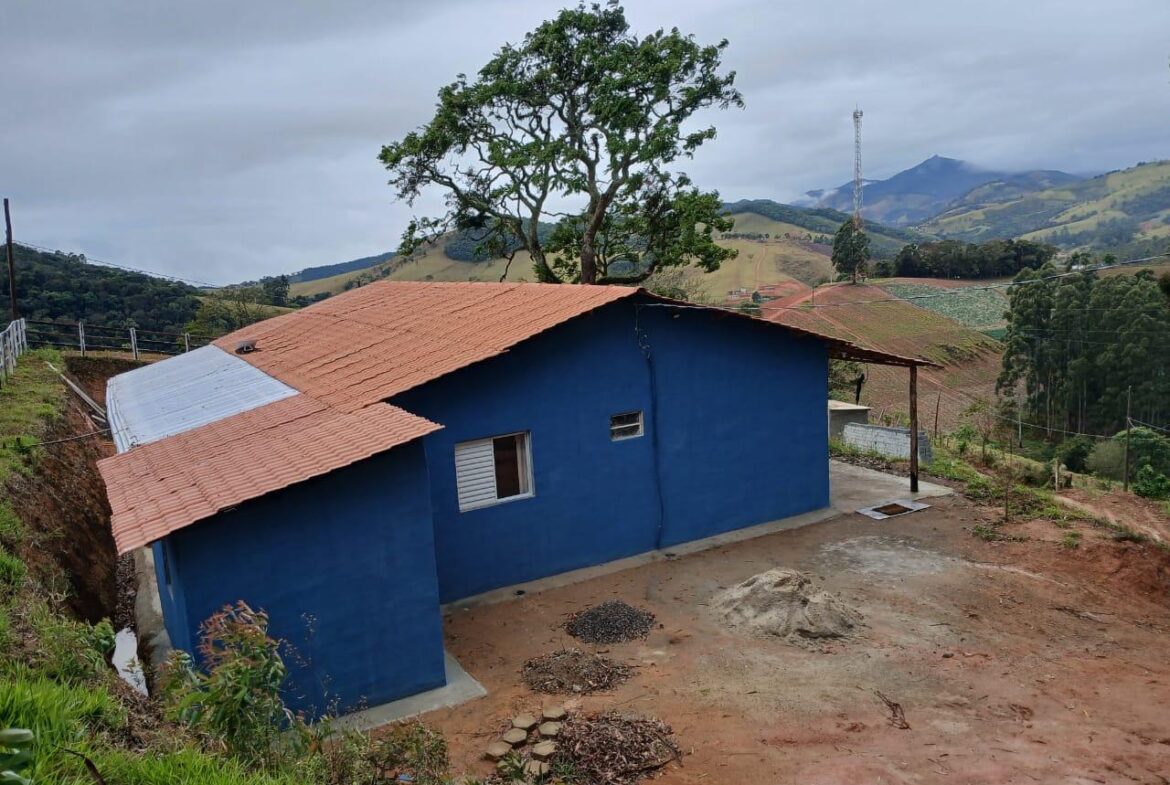 Chácara de 2700m² a 1km de São Mateus a venda em Camanducaia MG