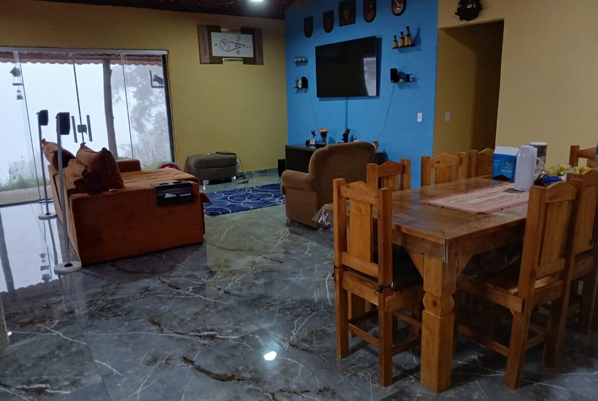 Chácara de 2700m² a 1km de São Mateus a venda em Camanducaia MG