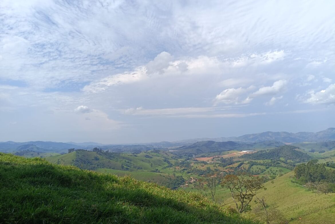 Imagem 01 do terreno à venda em Cambuí/MG — cód. 2552