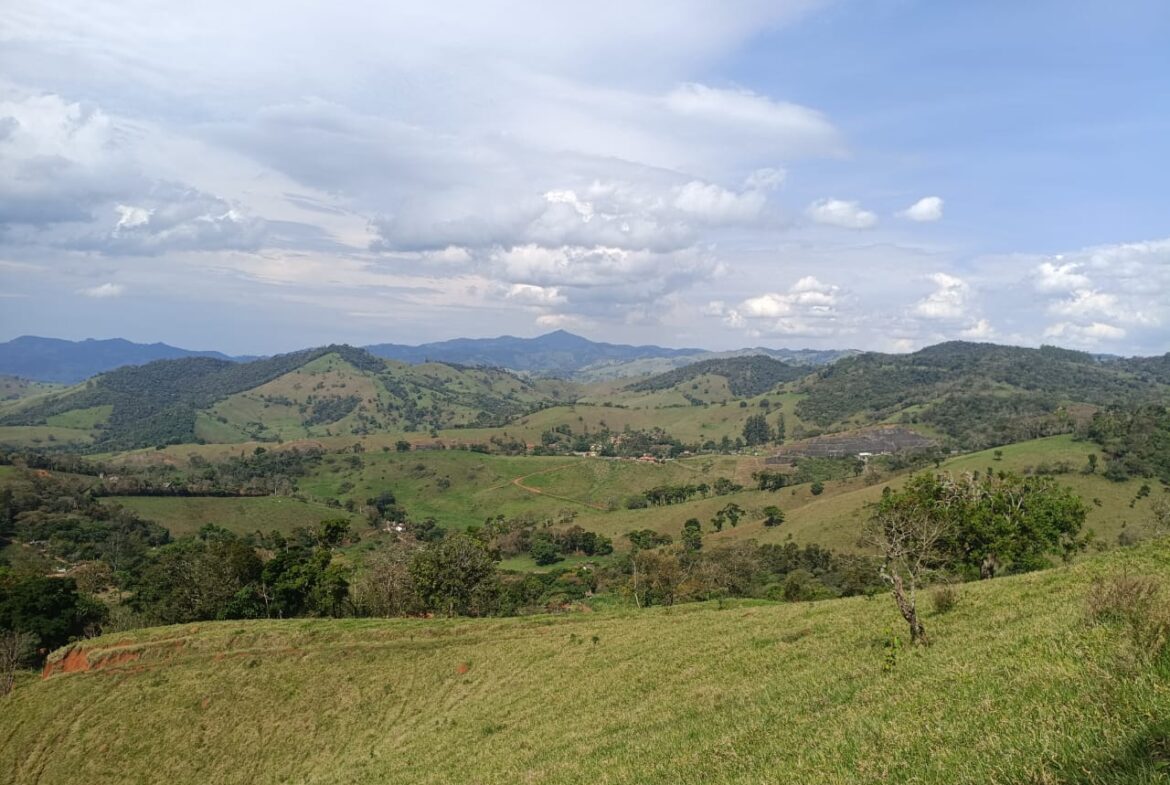 Imagem 38 do terreno à venda em Cambuí/MG — cód. 2552