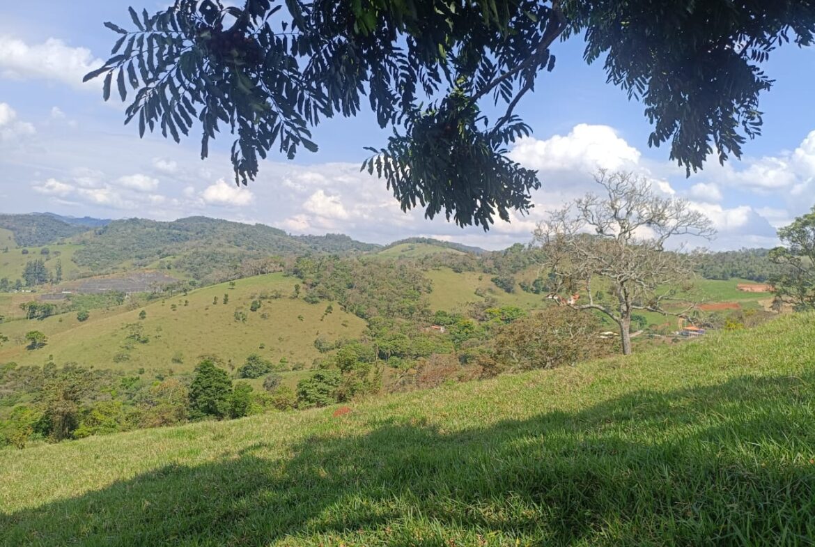 Imagem 40 do terreno à venda em Cambuí/MG — cód. 2552