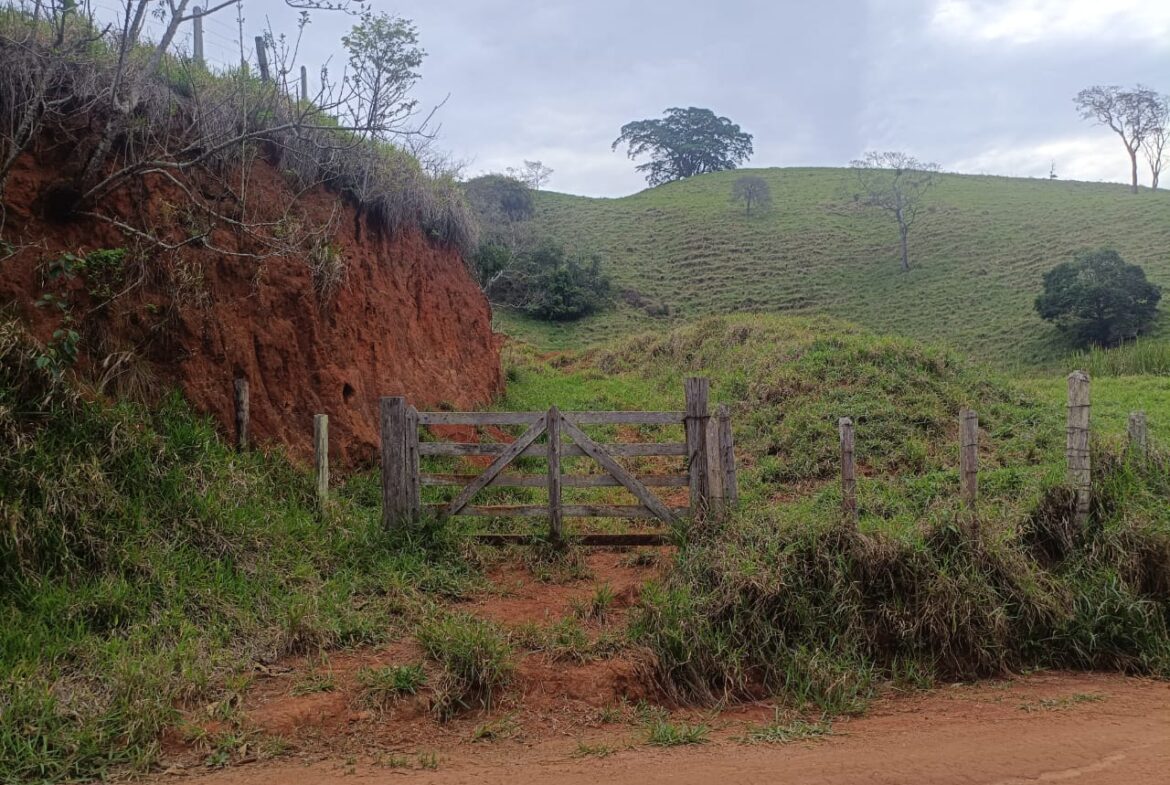 Imagem 62 do terreno à venda em Cambuí/MG — cód. 2552