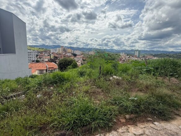 Lotes de 125m² à Venda Próximo ao Centro de Cambuí MG