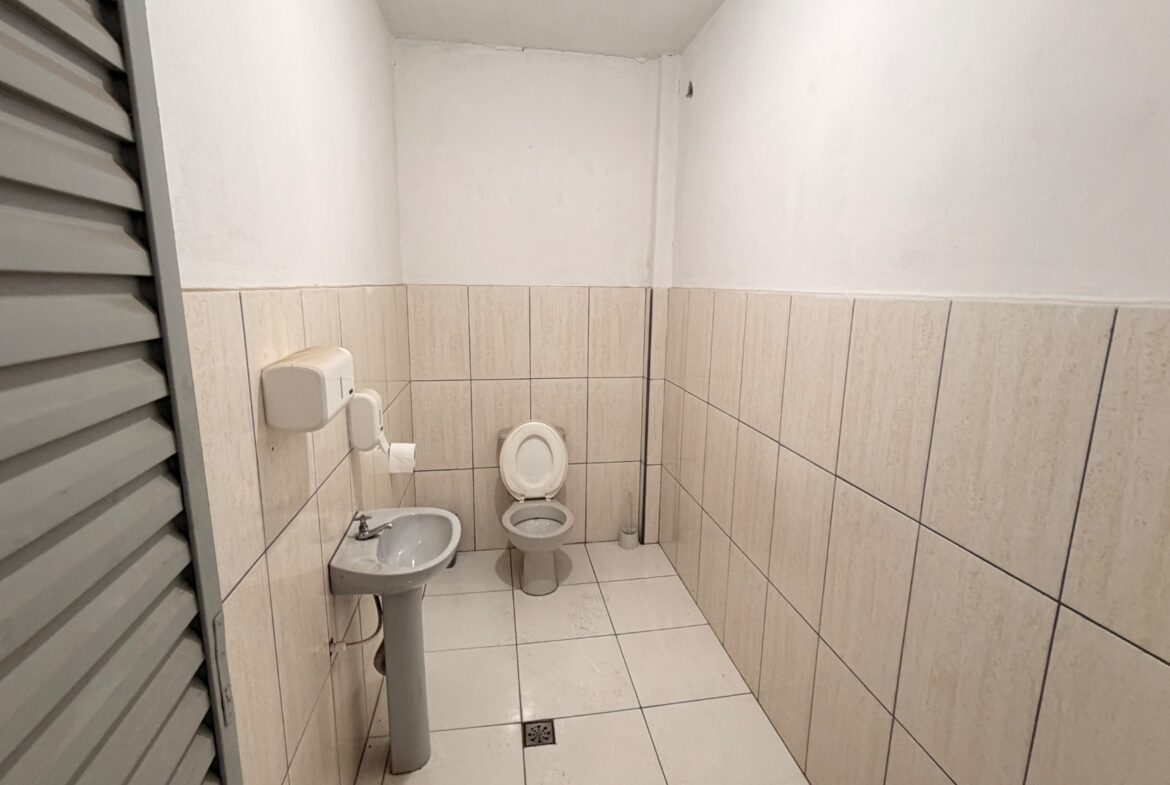 Galpão de 1.000 m² para alugar em Cambuí ao lado da pista
