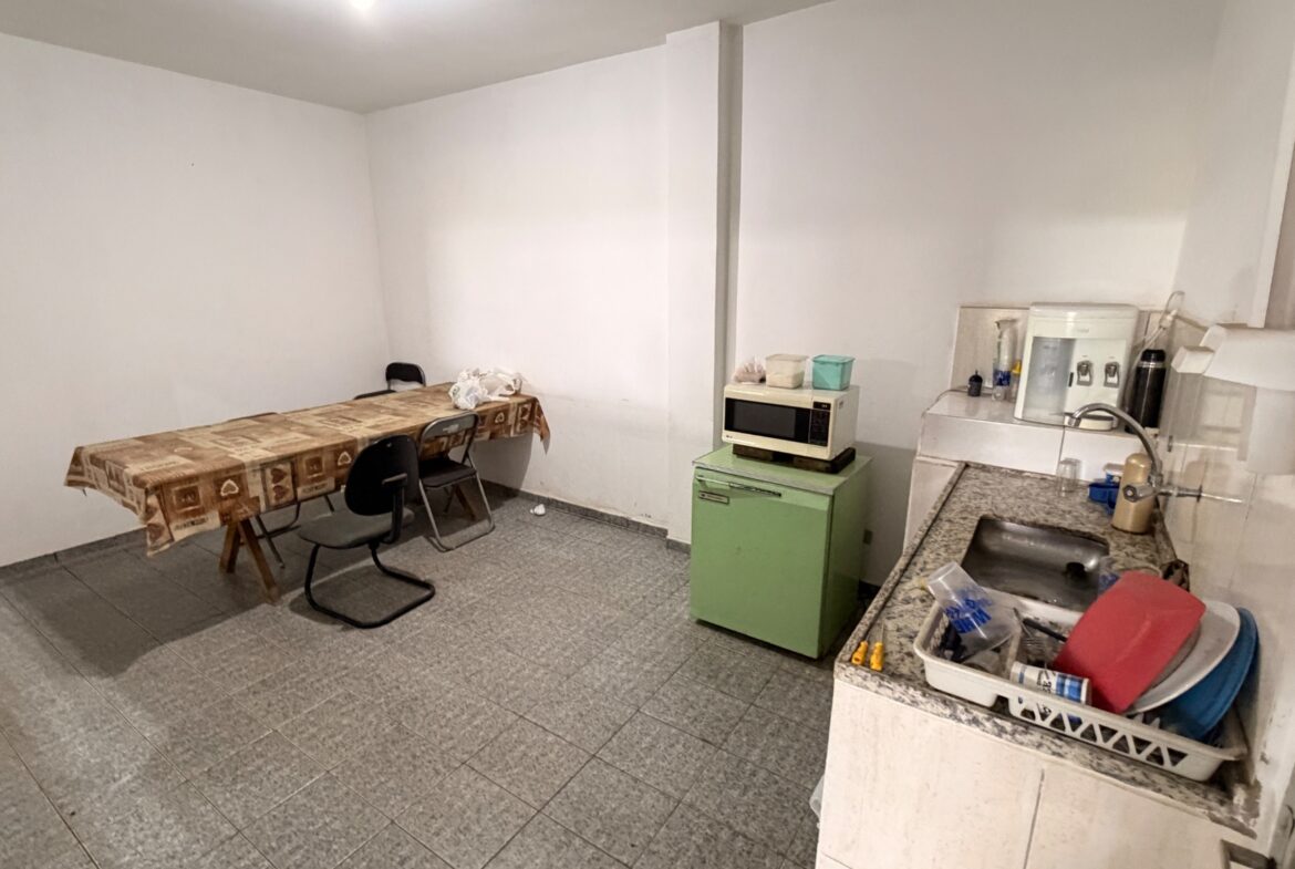 Galpão de 1.000 m² para alugar em Cambuí ao lado da pista