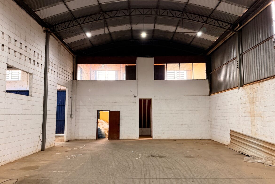 Galpão de 1200 m² para Loção em Cambuí MG