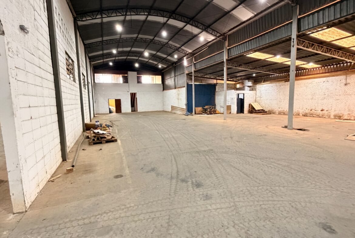 Galpão de 1200 m² para Loção em Cambuí MG