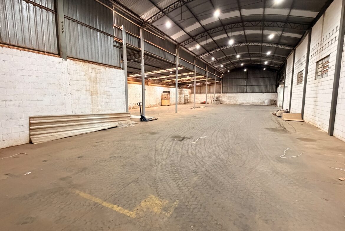 Galpão de 1200 m² para Loção em Cambuí MG