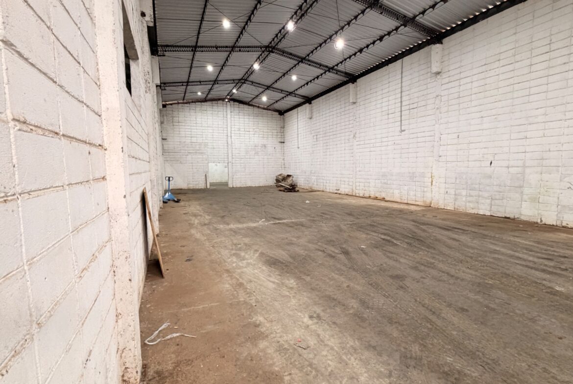 Galpão de 1200 m² para Loção em Cambuí MG