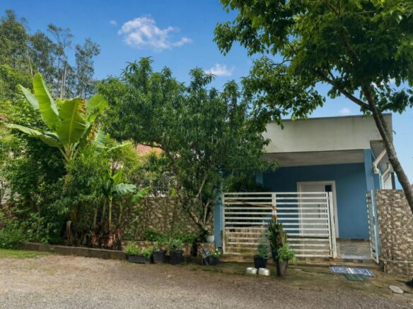 Casa Plana Próxima ao Centro à Venda no Córrego do Bom Jesus MG